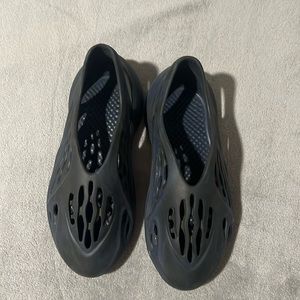 Yeezy Foam Runner “Mineral Blue”